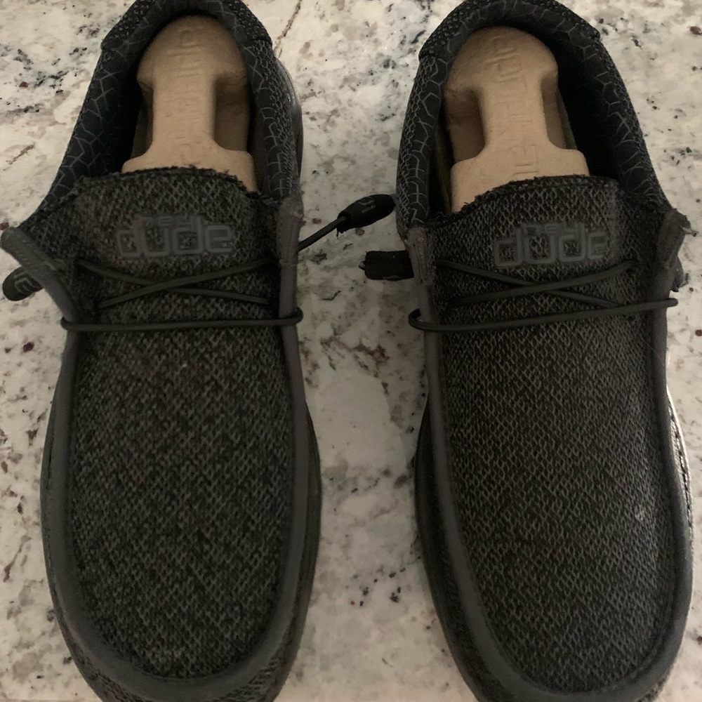 Only worn a few times black men heydudes size 9
